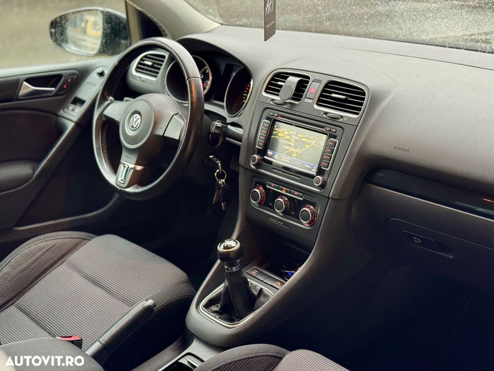 Volkswagen Golf 1.6 Comfortline - 17