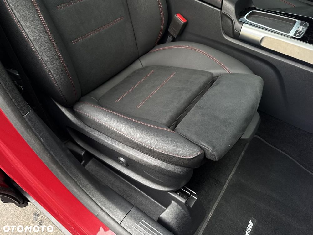 Mercedes-Benz GLB - 25