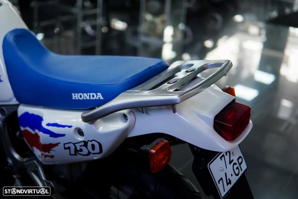 Honda Africa Twin 750 Adventure - 16