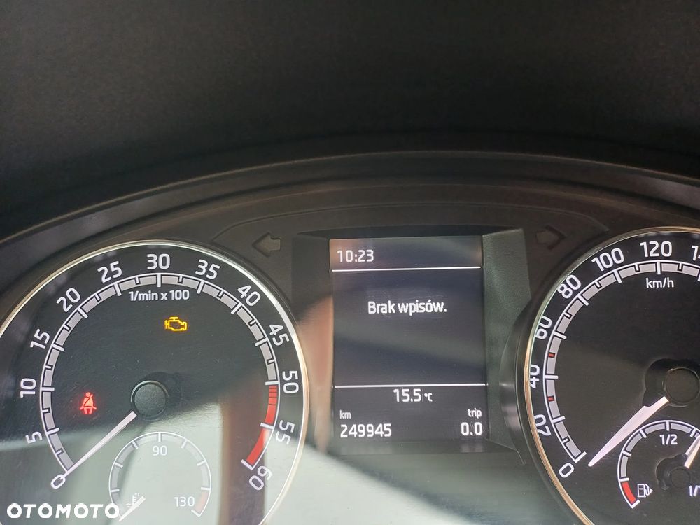 Skoda RAPID 1.6 TDI DPF Clever - 6