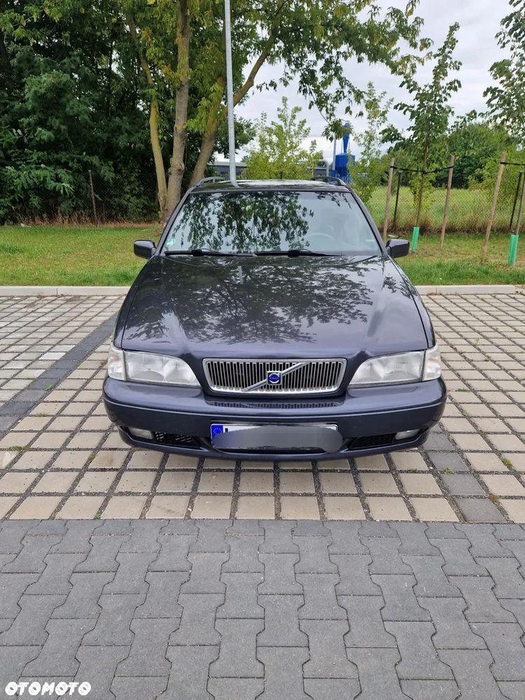 Volvo V70 2.4 Comfort - 4