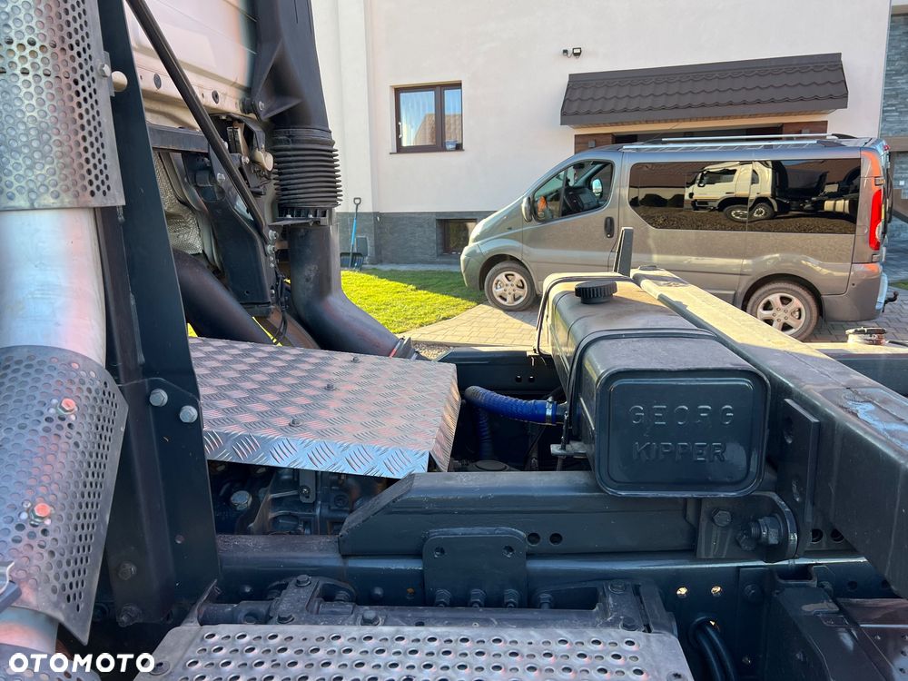 Mercedes-Benz Actros - 15