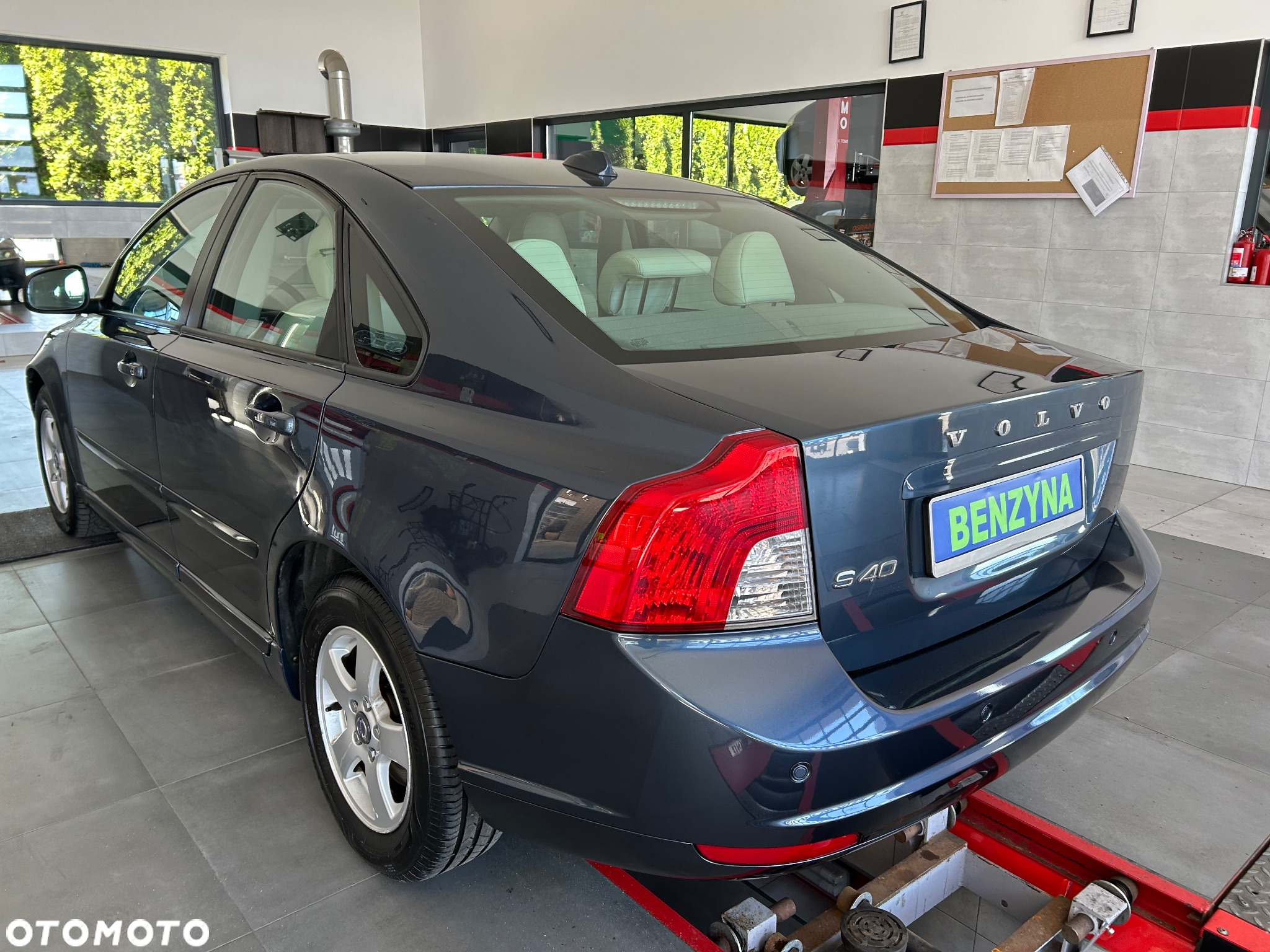 Volvo S40 1.6 Momentum - 5