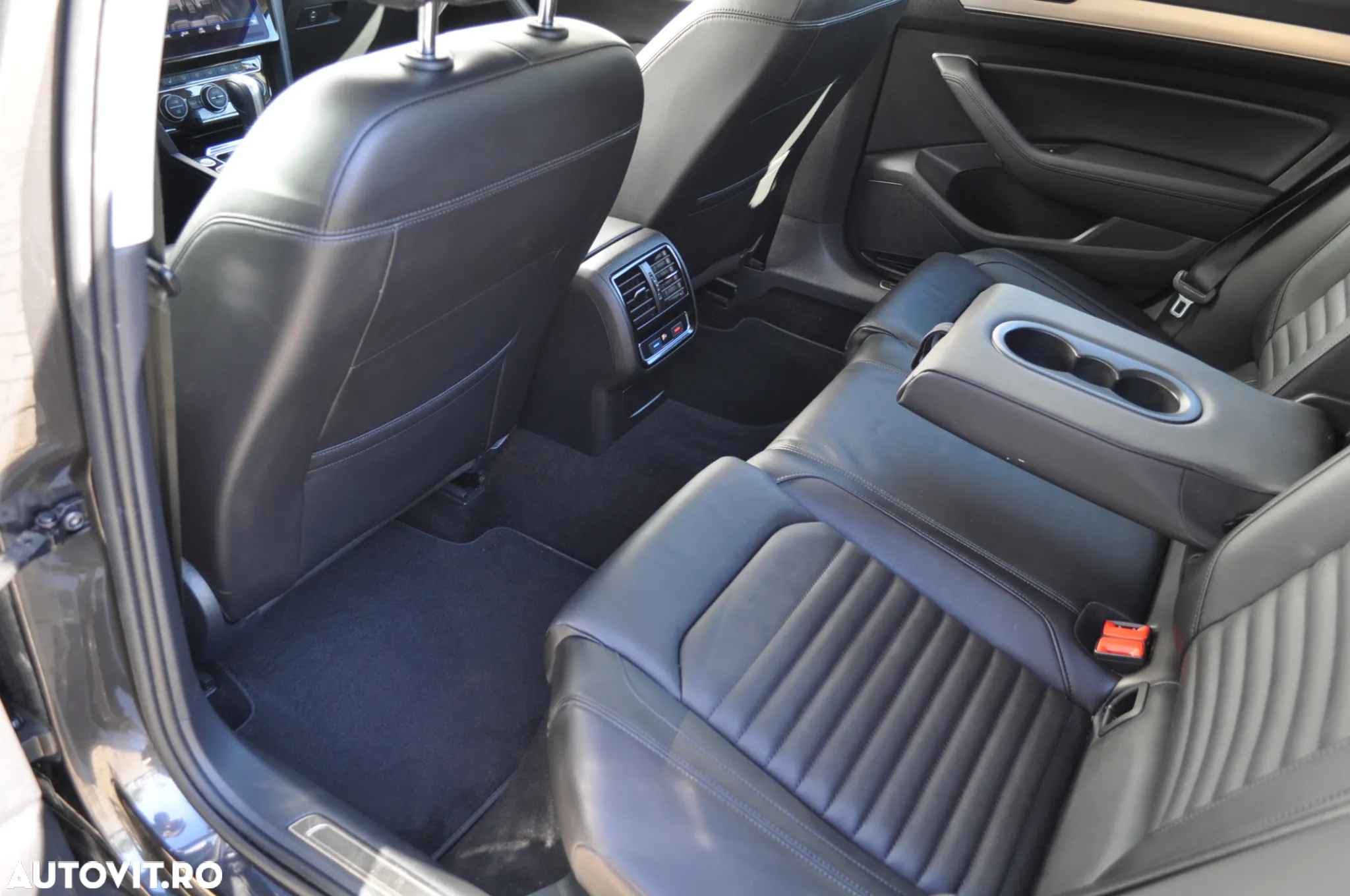 Volkswagen Passat Variant 2.0 TDI SCR DSG Highline - 11