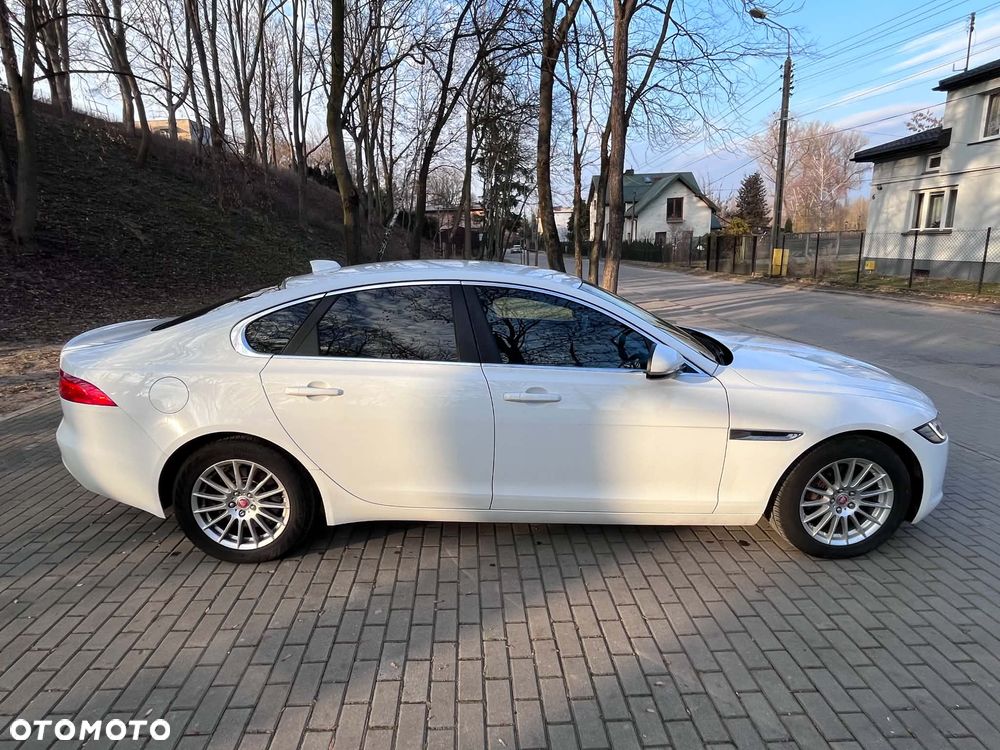 Jaguar XF 2.0 i4D AWD Prestige - 11