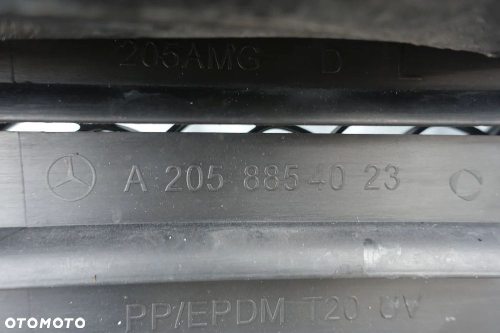 ZDERZAK PRZEDNI MERCEDES W205 17r. AMG - 16