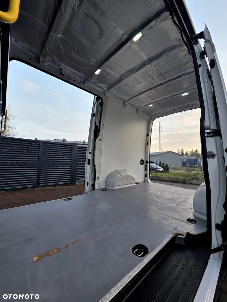 Volkswagen Crafter - 17