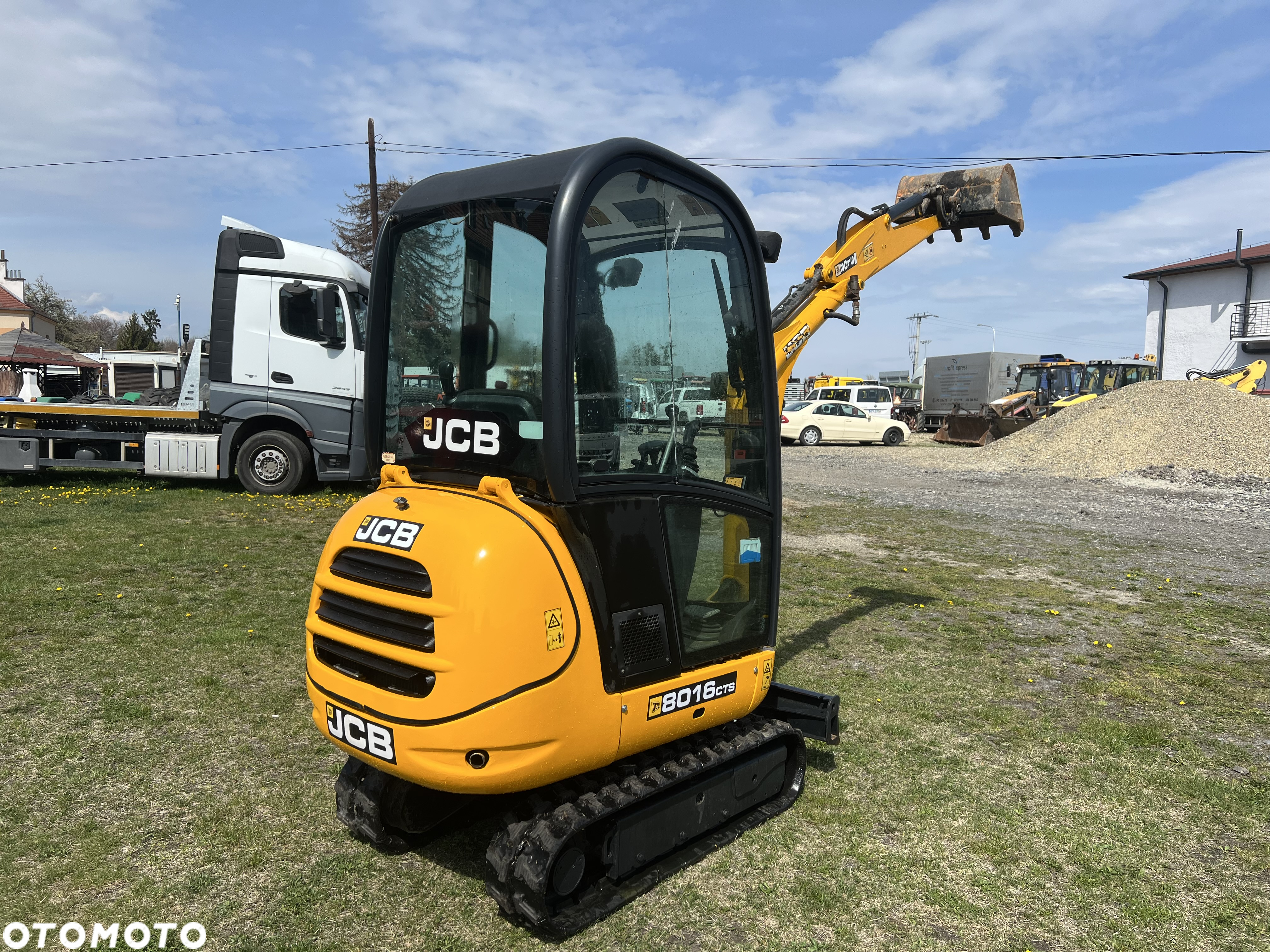 JCB 8016 - 4