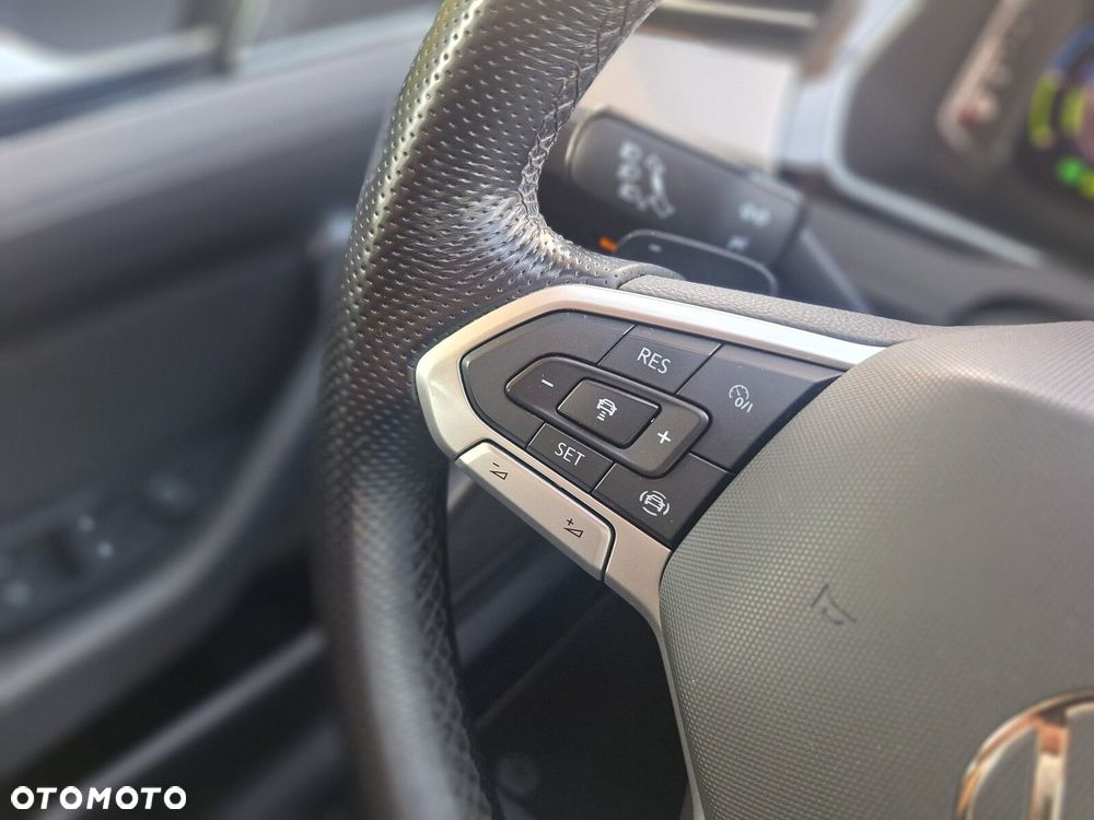 Volkswagen Passat - 19