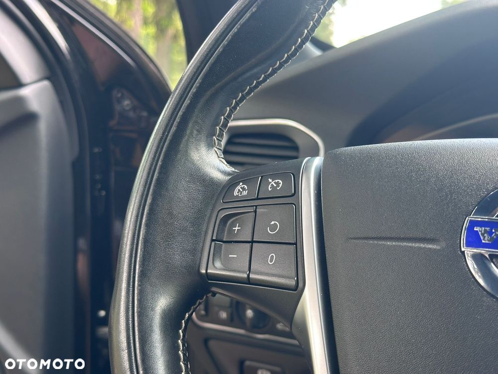 Volvo V60 D2 Summum - 17