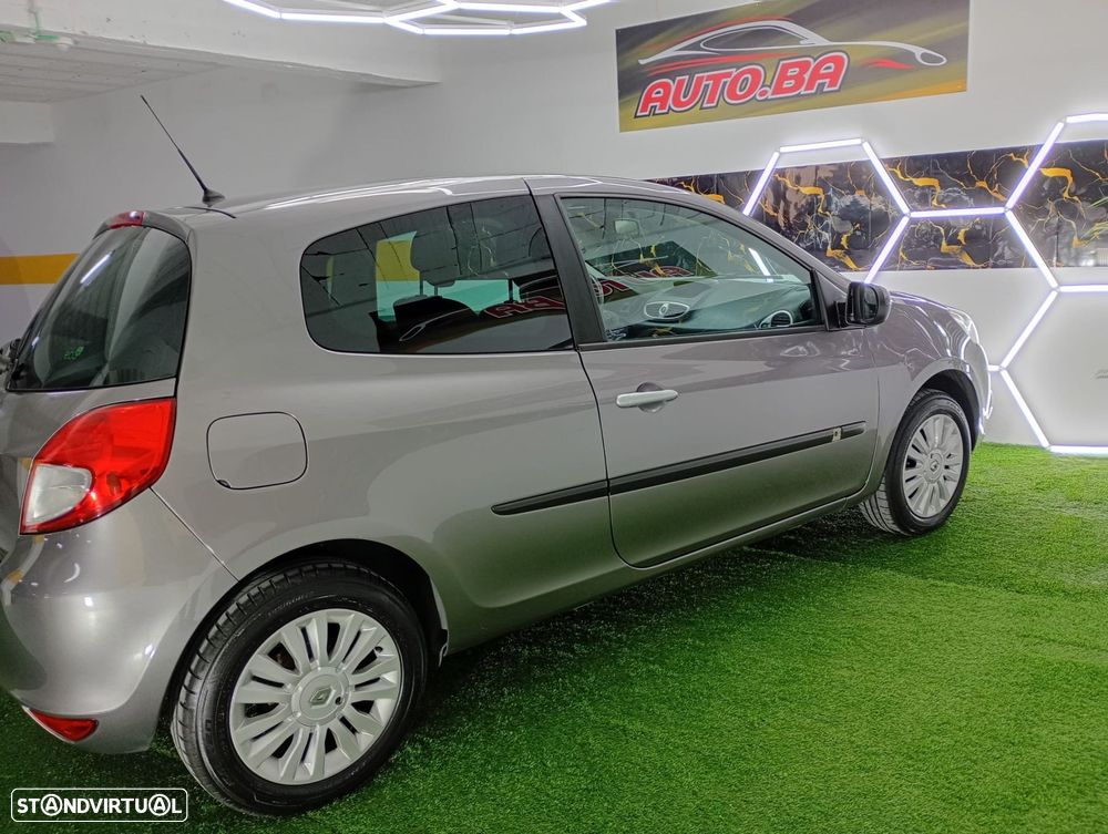 Renault Clio 1.2 16V Dynamique - 36