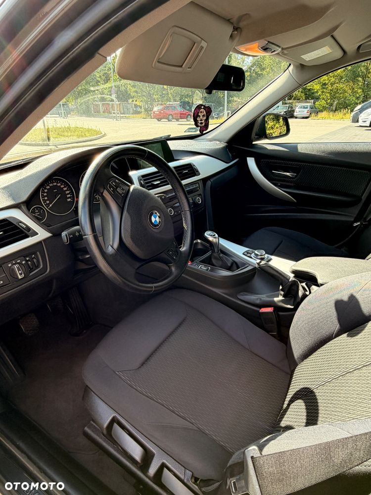 BMW Seria 3 318d - 9