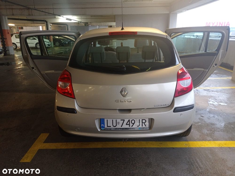 Renault Clio - 2