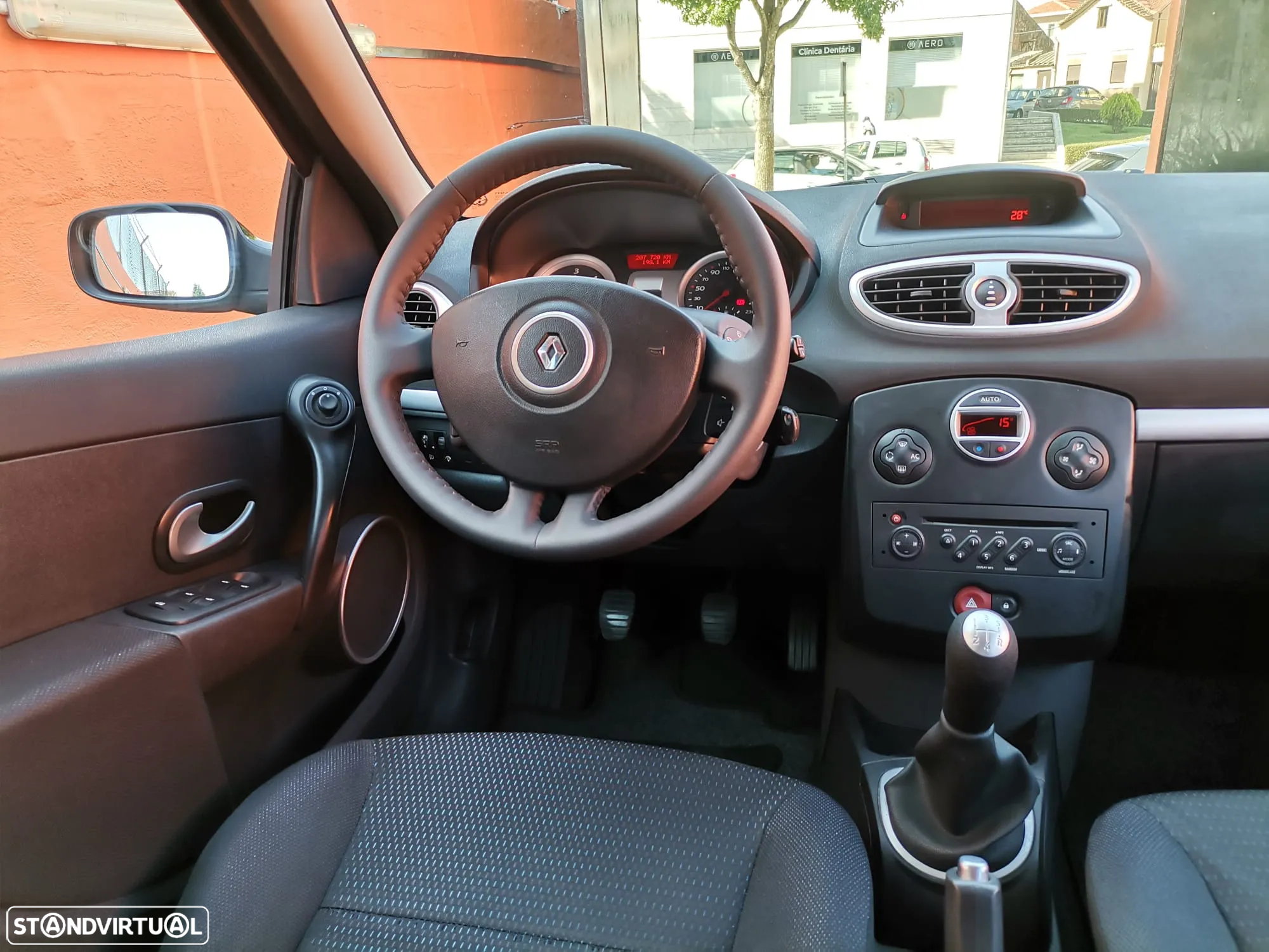 Renault Clio 1.5 dCi Dynamique S - 7