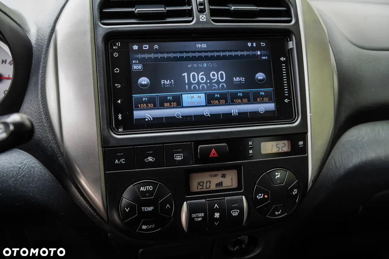 Toyota RAV4 - 16