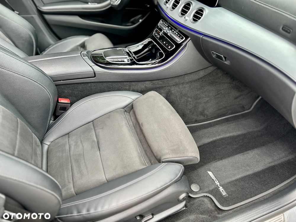 Mercedes-Benz Klasa E 220 d T 9G-TRONIC AMG Line - 29