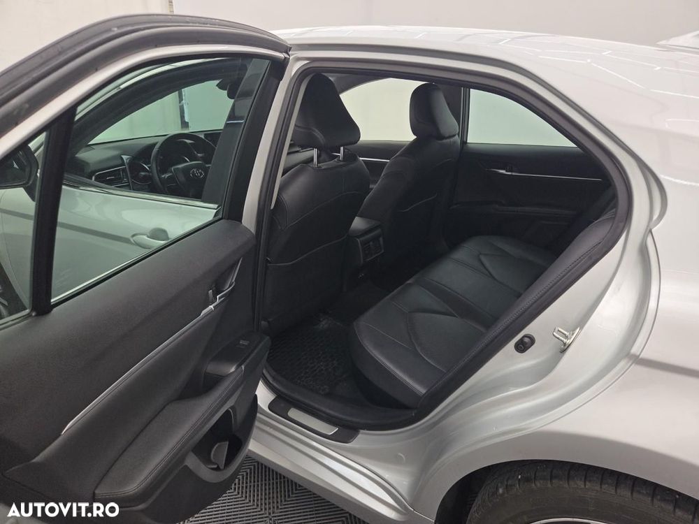 Toyota Camry 2.5 Dynamic - 13