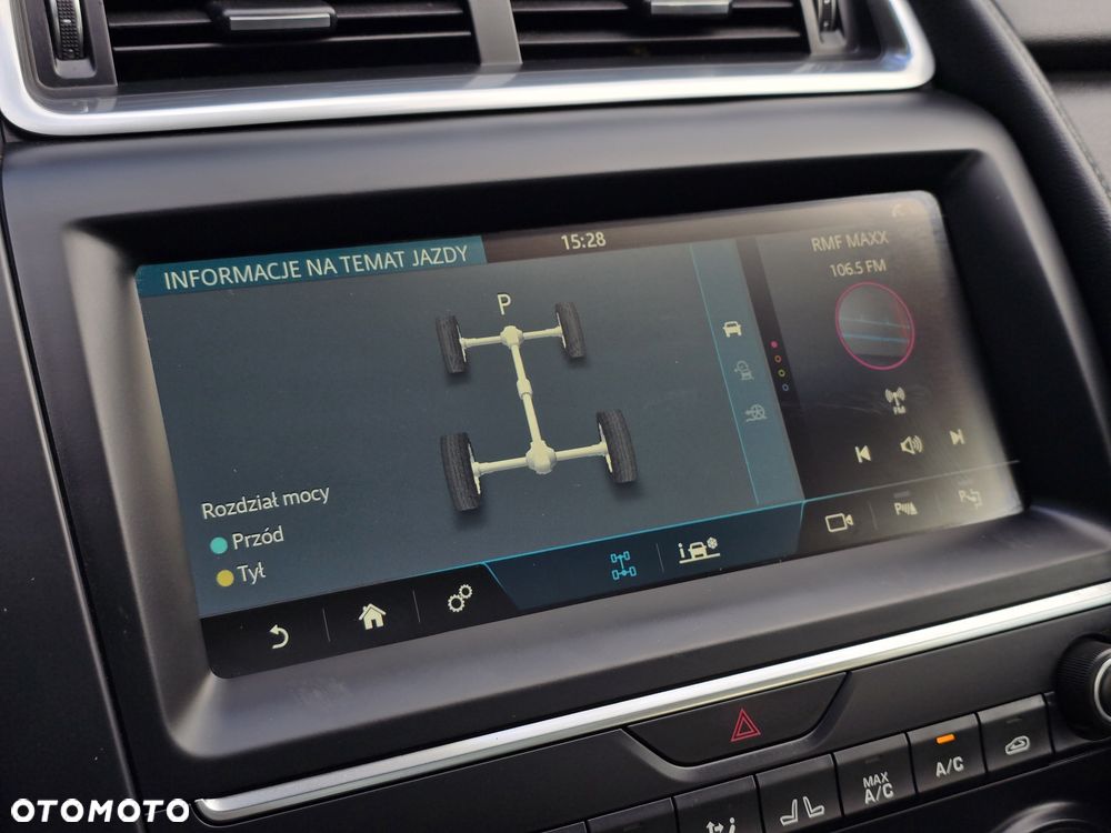 Jaguar E-Pace 2.0 i4D AWD HSE - 11