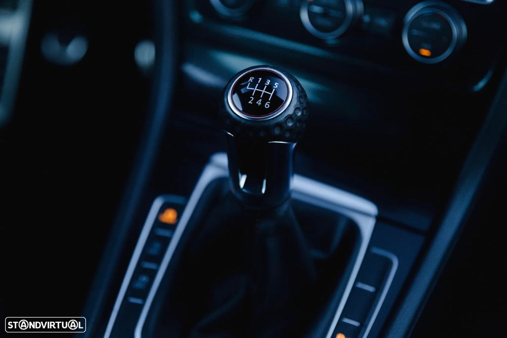 VW Golf GTI Performance BlueMotion - 17