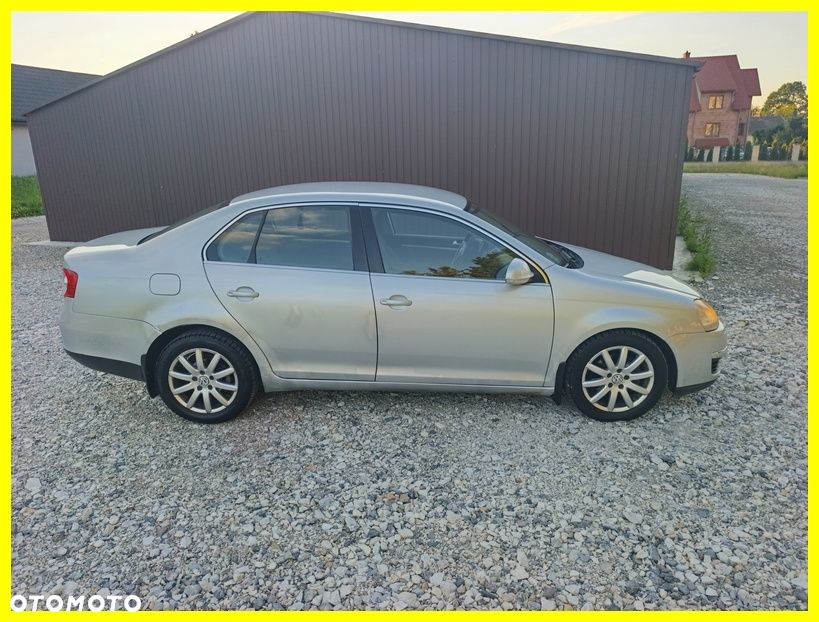 Volkswagen Jetta 2.0 TDI Comfortline - 15