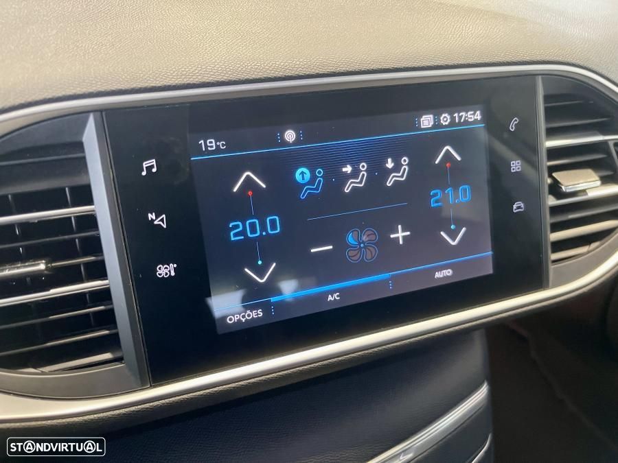 Peugeot 308 SW 1.2 PureTech Allure Pack EAT8 - 23