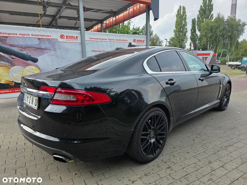 Jaguar XF 2.7 V6 D Premium Luxury - 25