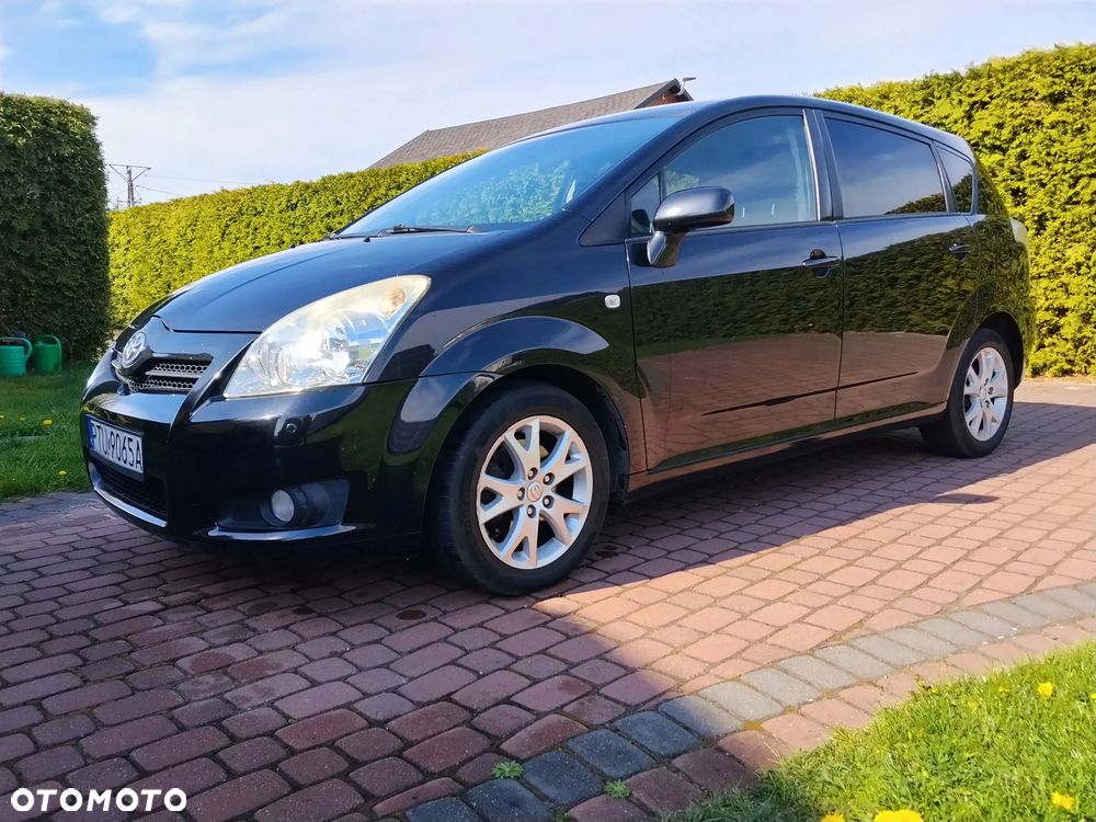 Toyota Corolla Verso 2.2 D-4D Premium - 1