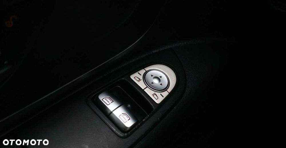 Mercedes-Benz Vito - 24