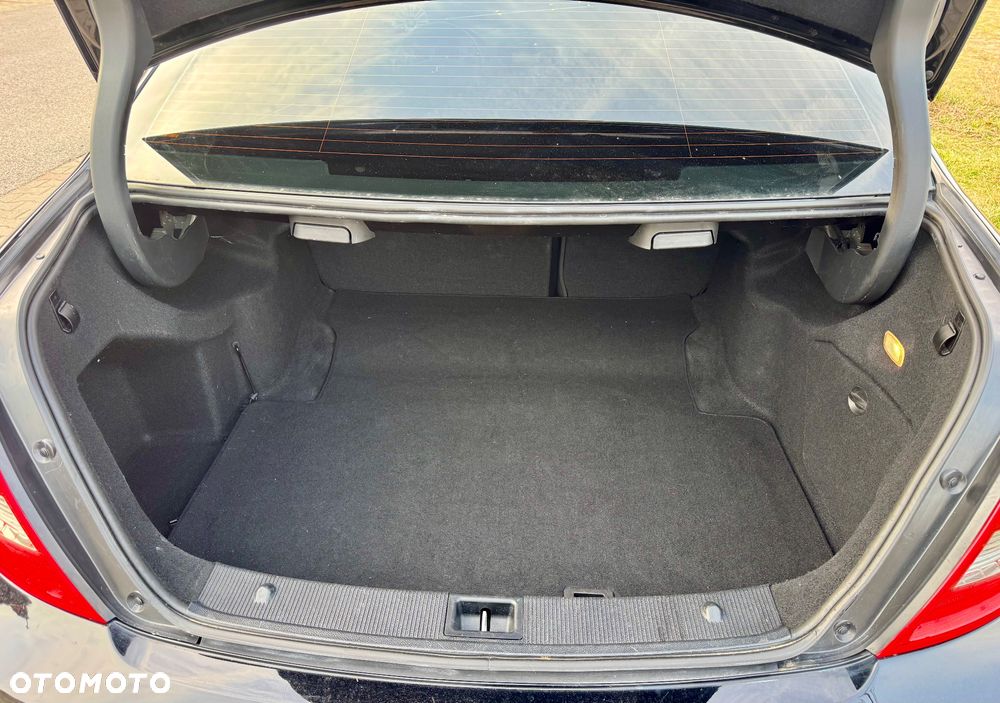 Mercedes-Benz Klasa C 180 BlueEFFICIENCY Avantgarde - 21