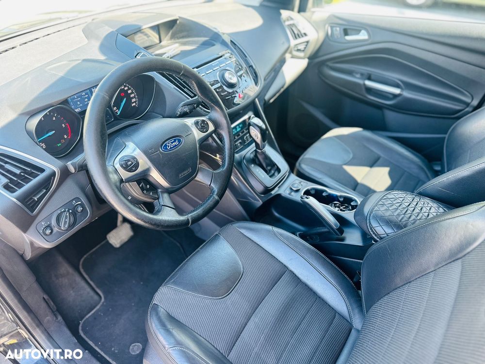 Ford Kuga 2.0 TDCi Powershift 4WD Titanium - 12
