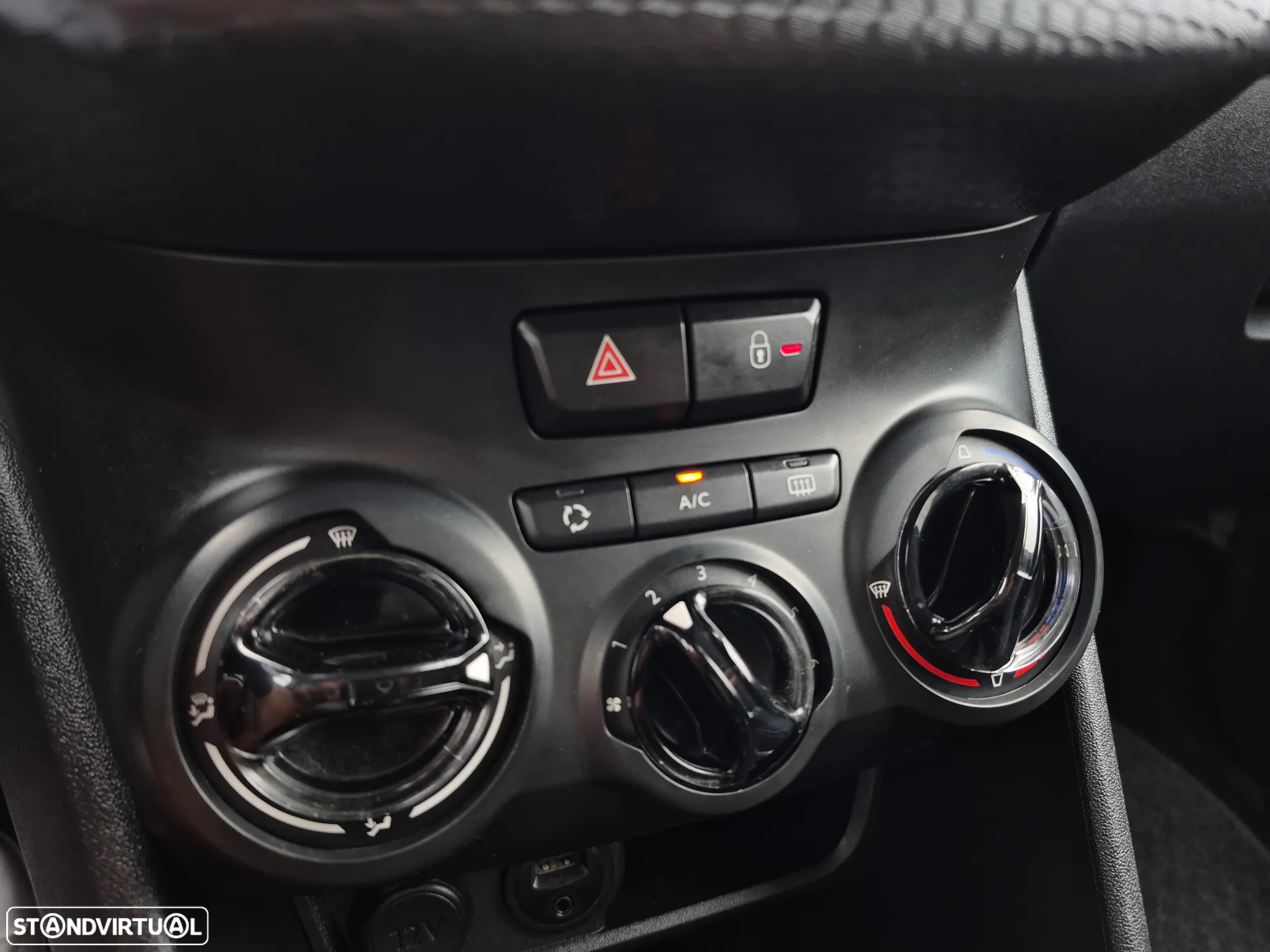 Peugeot 2008 1.2 PureTech Style - 16