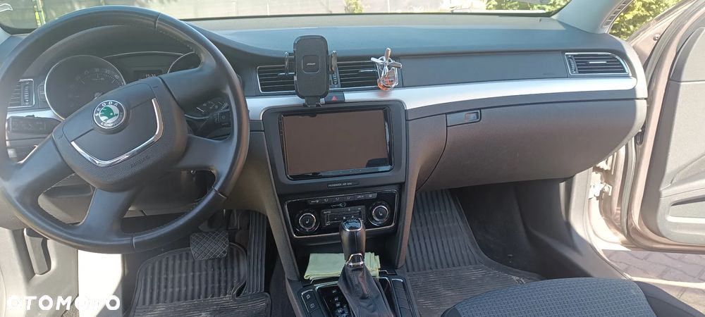 Skoda Superb 2.0 TDI DSG Ambition - 7