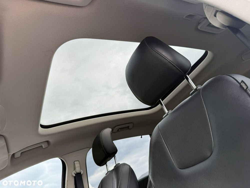 Ford S-Max - 11