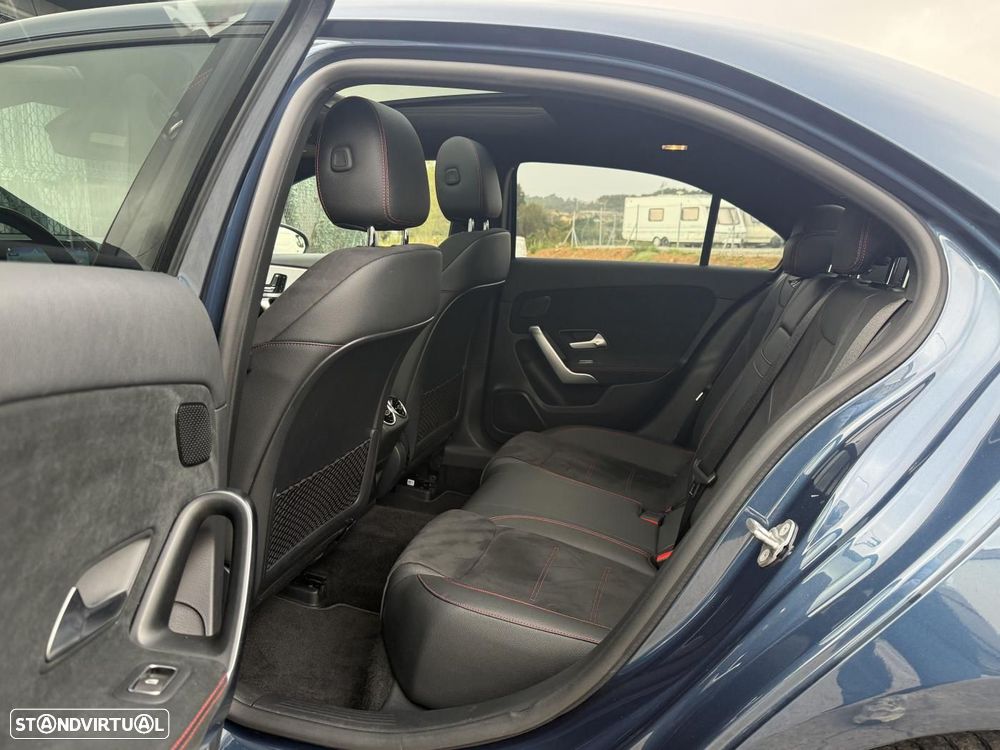 Mercedes-Benz A 250 Limousine e AMG Line - 44