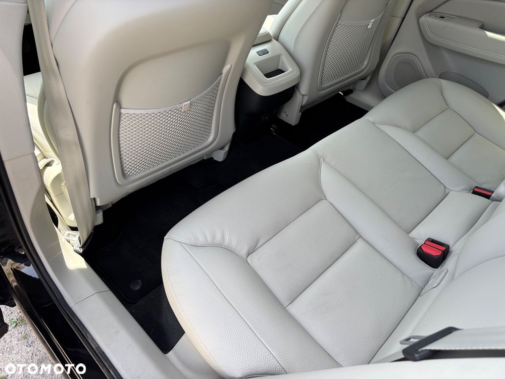 Volvo XC 60 - 8