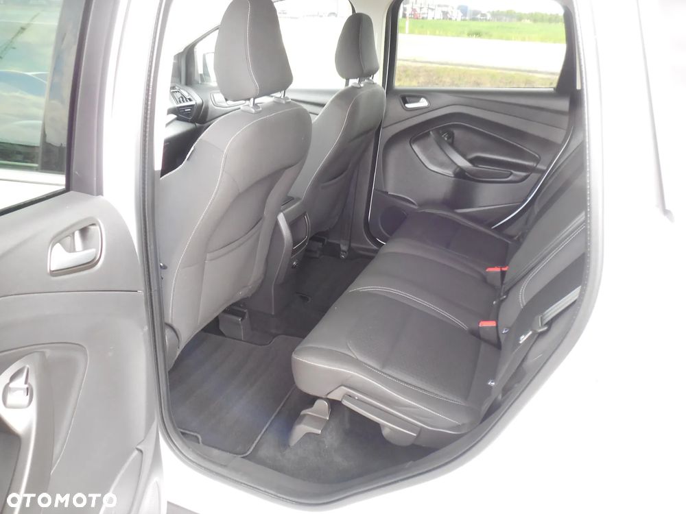 Ford Kuga - 13