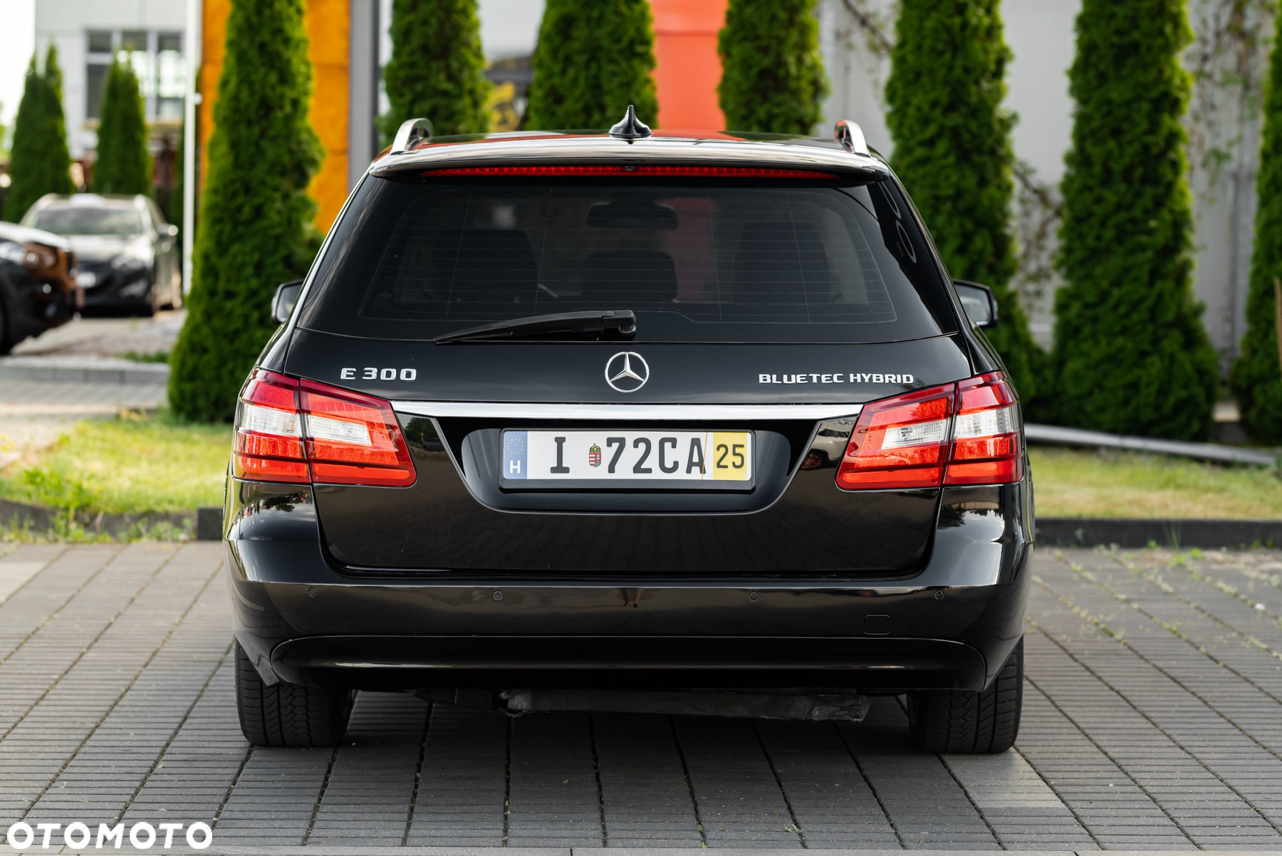 Mercedes-Benz Klasa E 300 T BlueTEC HYBRID 7G-TRONIC Avantgarde - 16