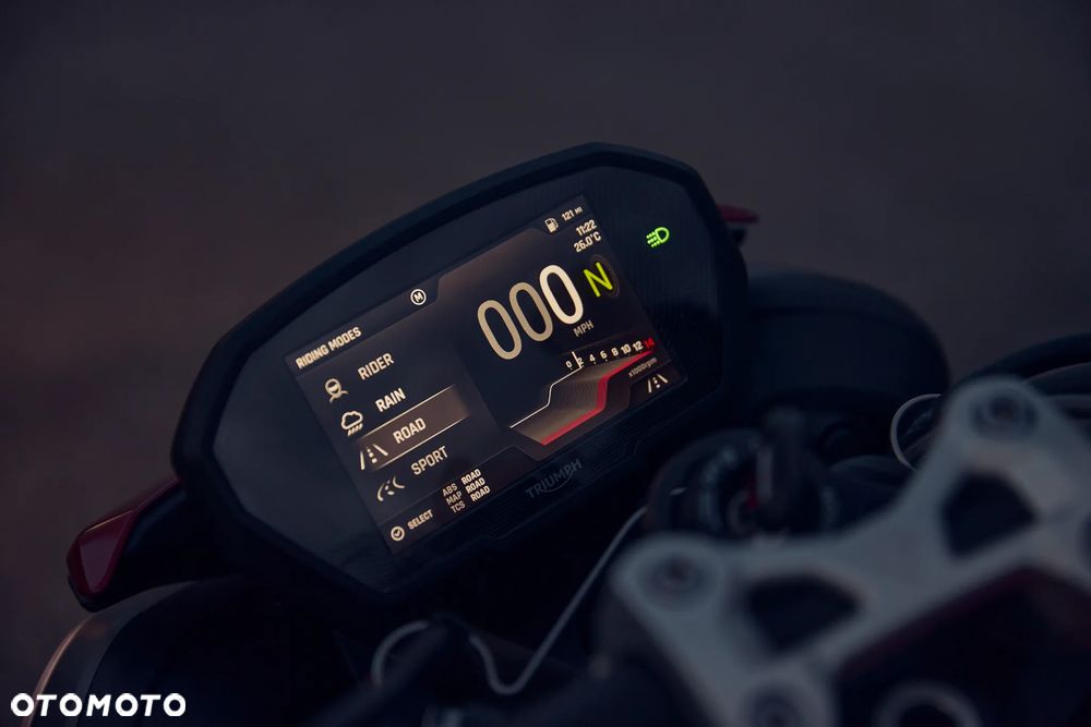 Triumph Street Triple - 25
