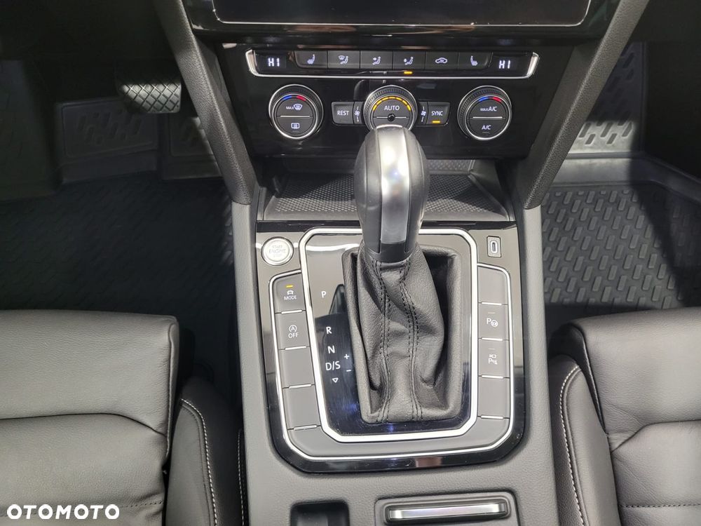 Volkswagen Passat 2.0 TDI Business DSG - 24