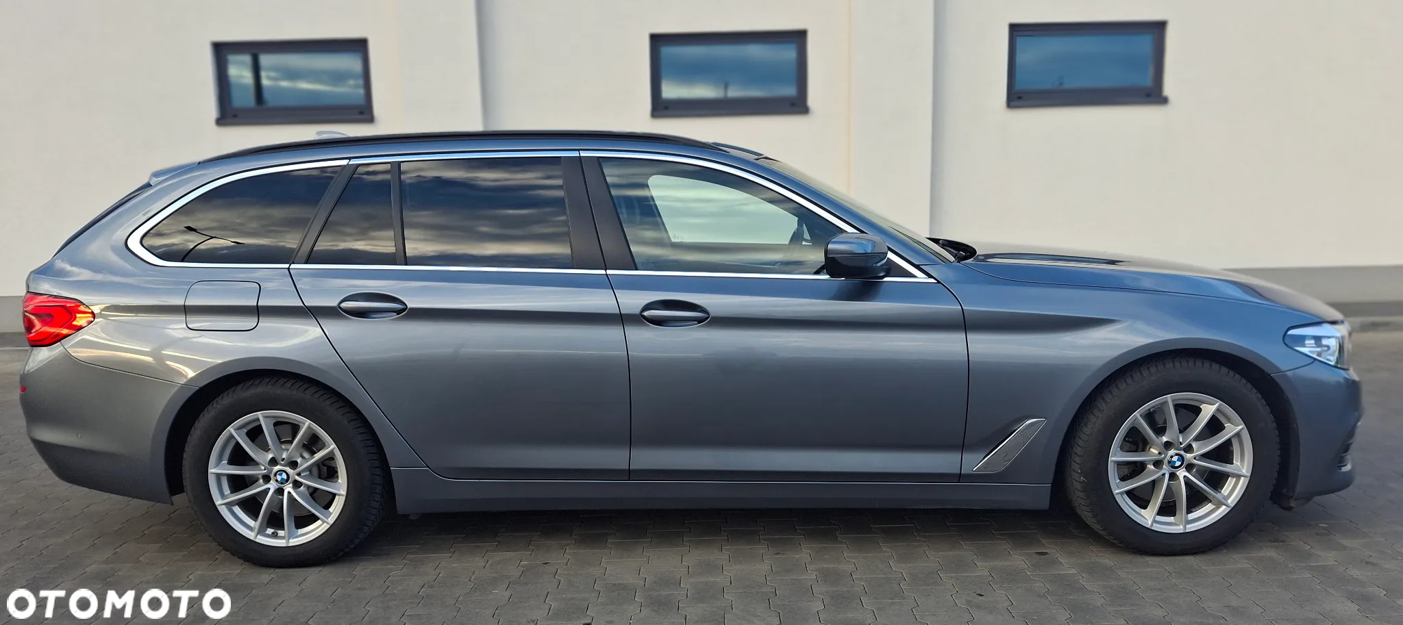 BMW Seria 5 518d Sport Line - 34