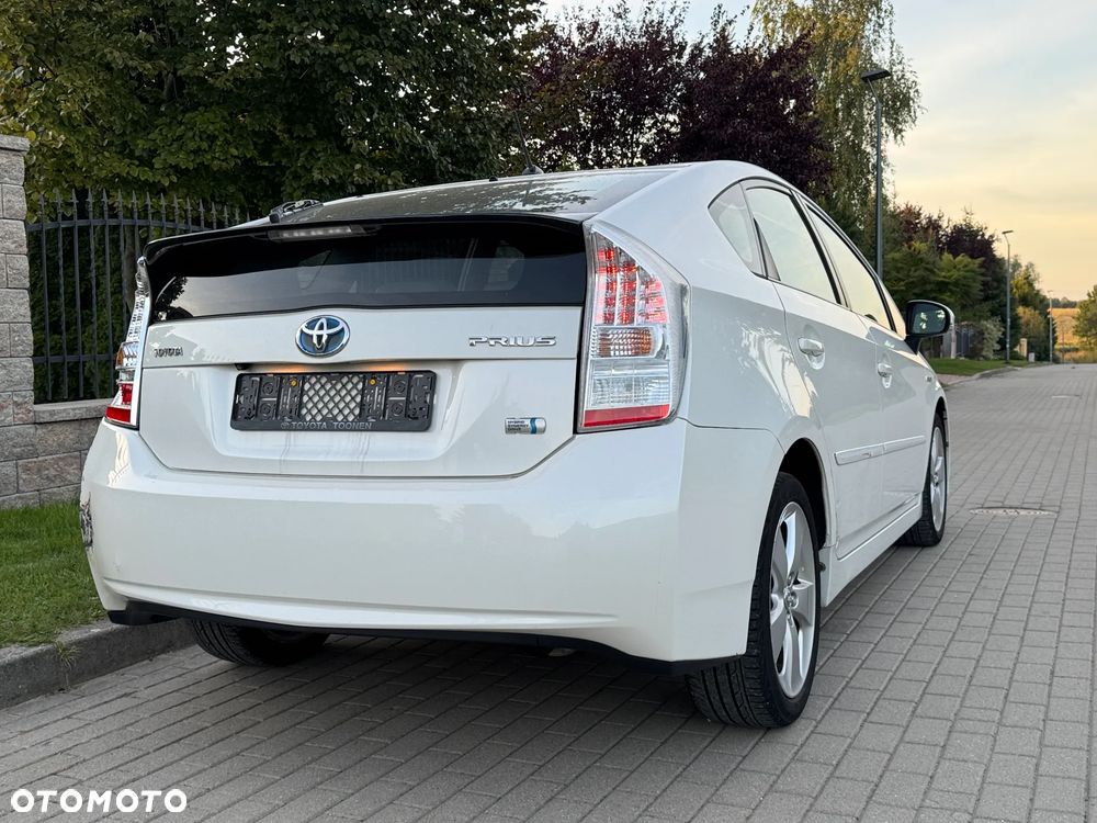 Toyota Prius 1.8 HSD Sol - 3