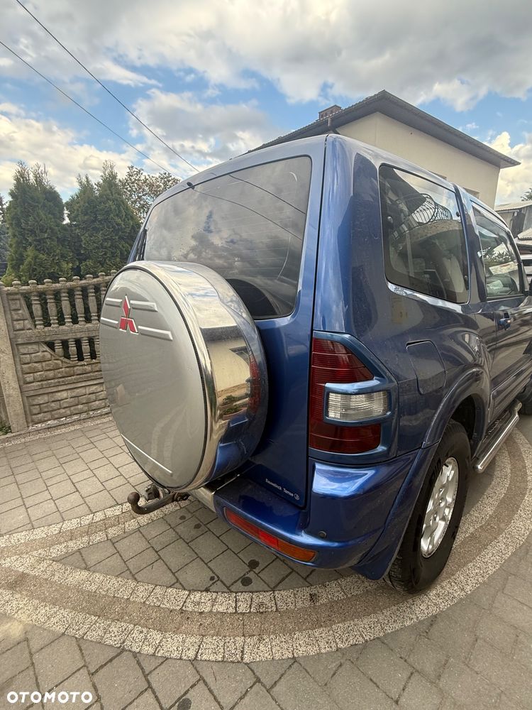 Mitsubishi Pajero - 4