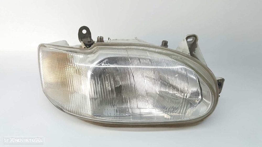 FAROL DIREITO FORD ESCORT BERL./TURNIER CLX BERLINA - 1