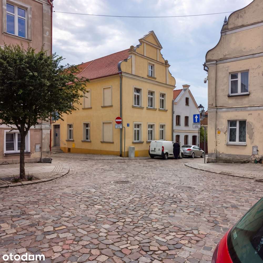 Duża przestrzeń i lokalizacja tuż przy rynku-Gniew