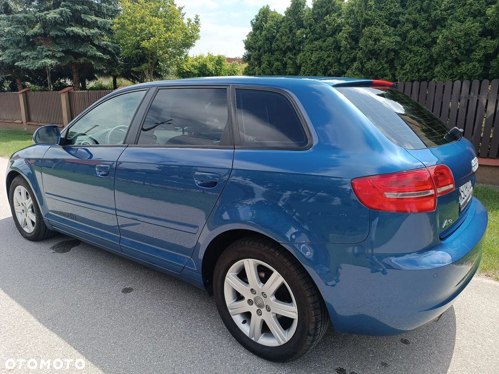 Audi A3 Sportback 1.6 TDI DPF Ambiente - 3
