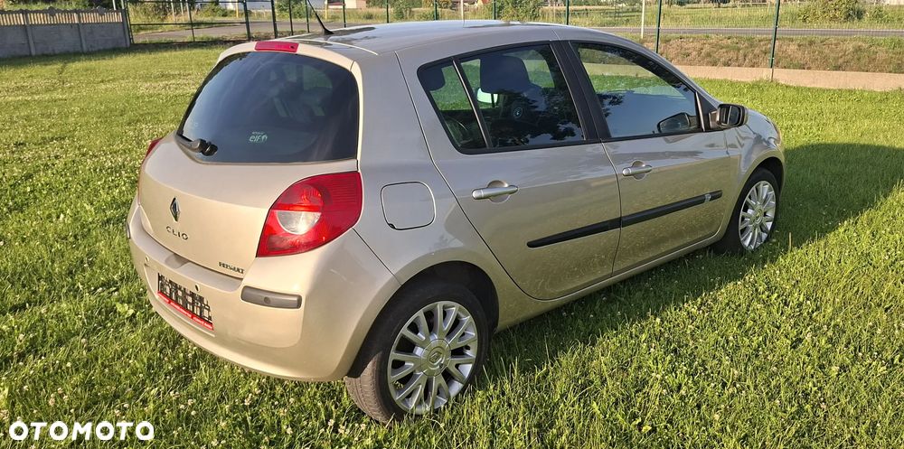 Renault Clio 1.6 16V Expression - 19