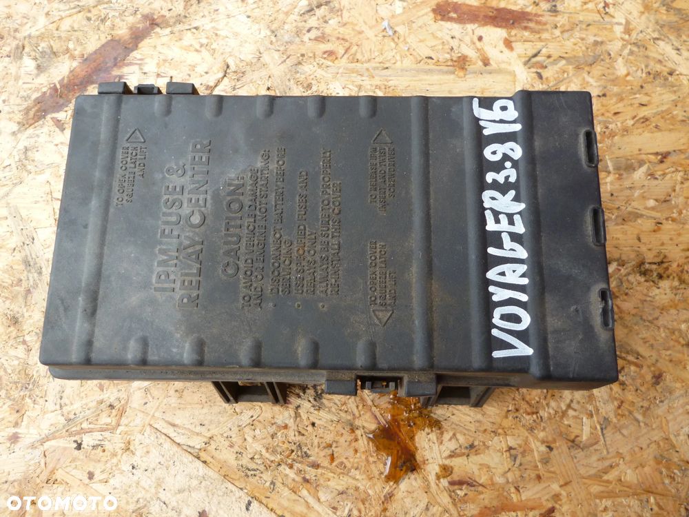 CHRYSLER GRAND VOYAGER IV SKRZYNKA BEZPIECZNIKÓW - 1