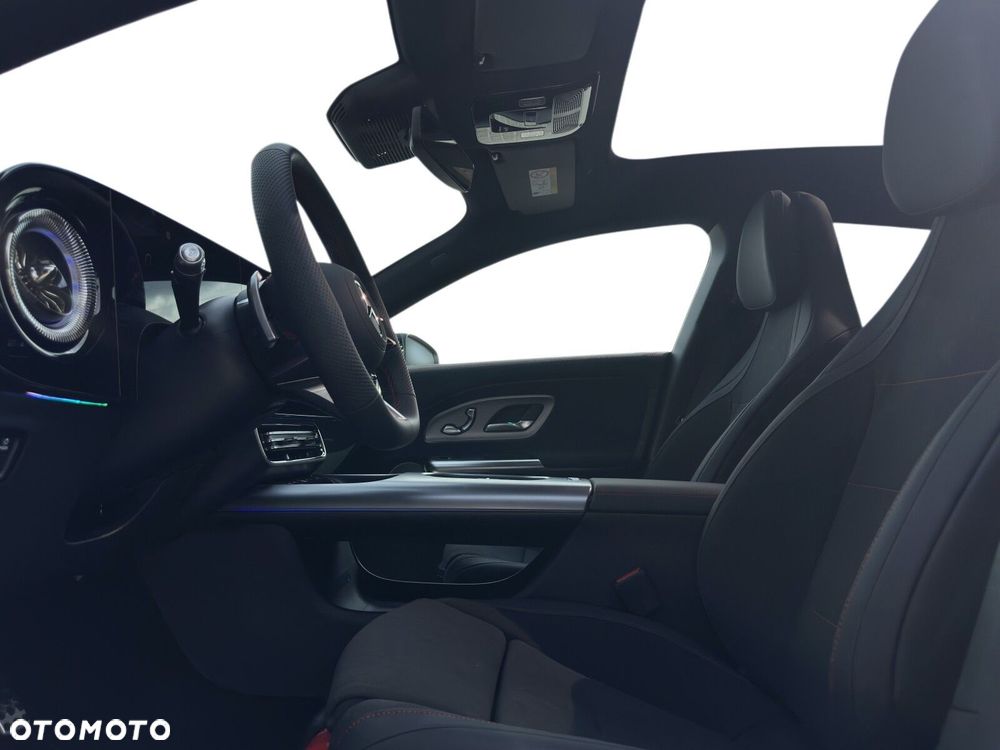 Mercedes-Benz CLA 220 mHEV 4-Matic 8G-DCT - 9