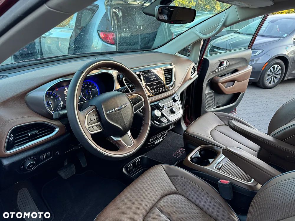 Chrysler Pacifica - 27