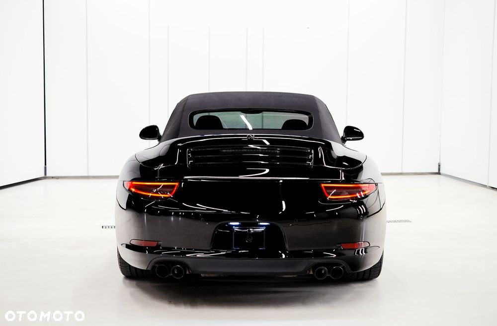 Porsche 911 Carrera S - 4